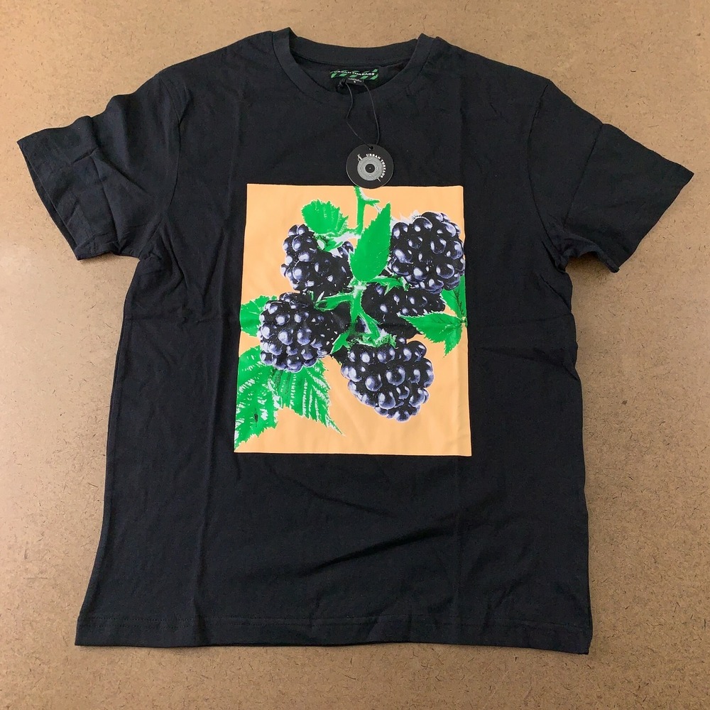 Urban Threads Men's Size Small Black Blueberry Print Short Sleeve T-Shirt NWT
